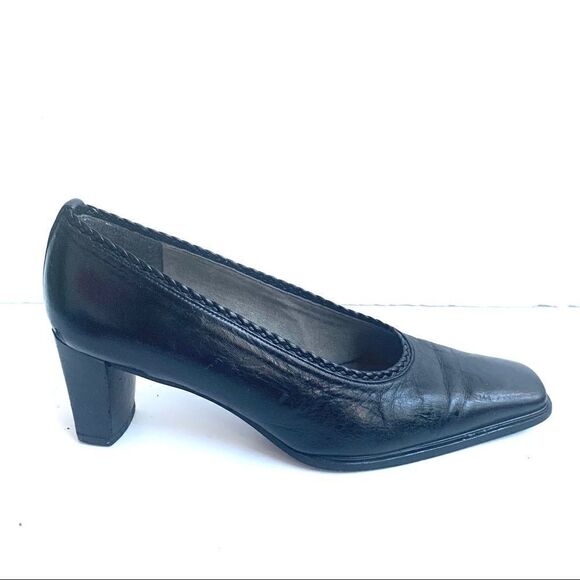 VINTAGE STUART WEITZMAN BLACK LEATHER BLOCK HEEL - Picture 6 of 8